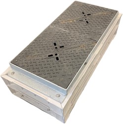 UCS Handhole 1220x450x300mm (inw.) D400 gietijzeren deksel